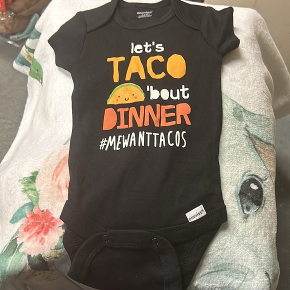 8 Onesies 0/3 months New some with out tags - Picture 5 of 16